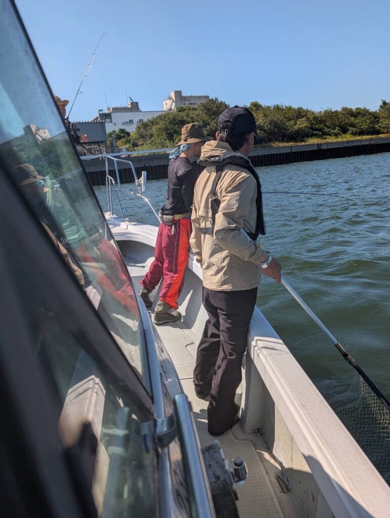 2026年10月12日 鹿島港 横ちゃん丸 カンパチ船 釣果|カンパチ小〜群れサイズ、10kgオーバーの個体情報あり 写真1